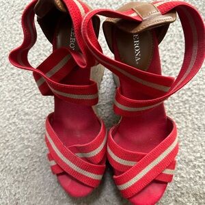 Red/ beige elastic strap wedge 6.5 very cute